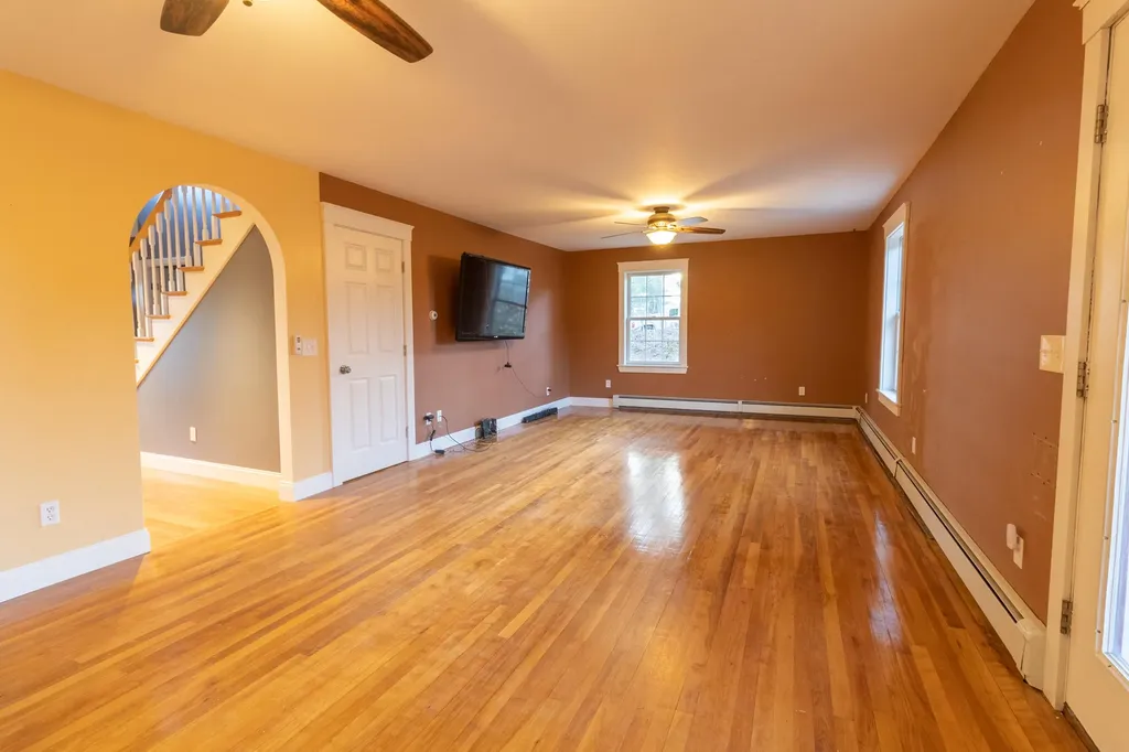 553 Route 135 Monmouth ME 04259