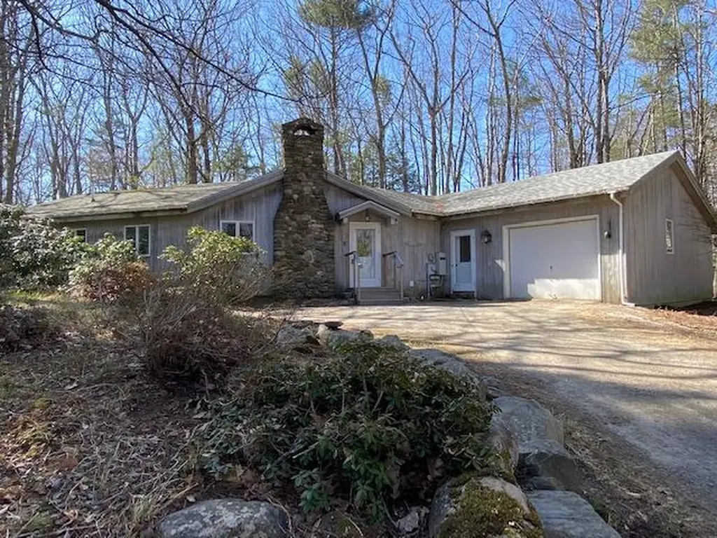 12 Alexander Drive Rockport ME 04856