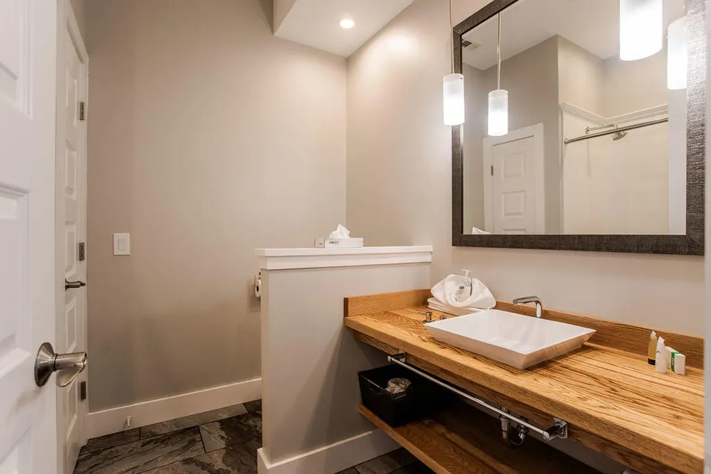 19 Fort Hill Avenue York ME 03909