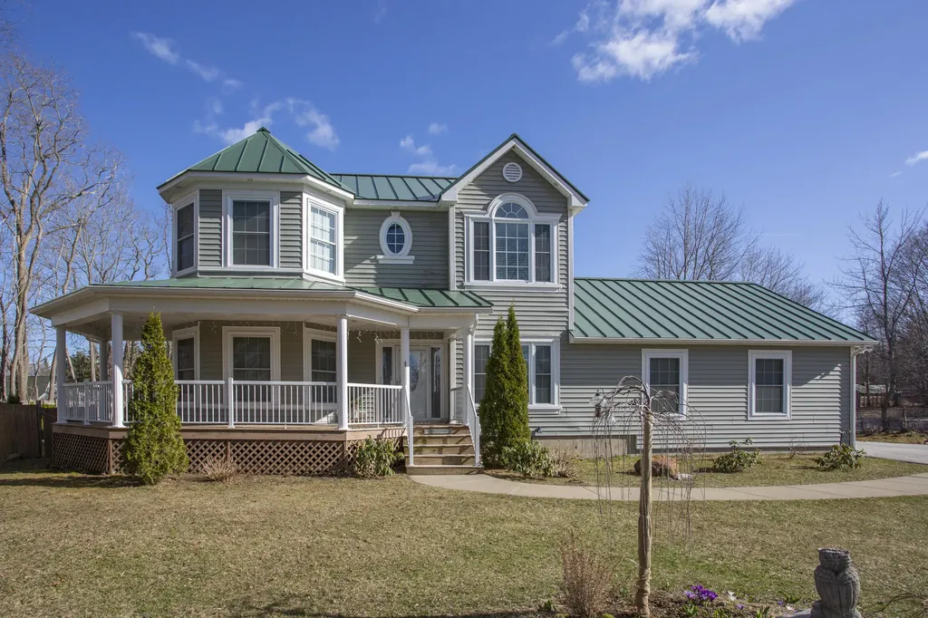10 Lincolnville Avenue Belfast ME 04915