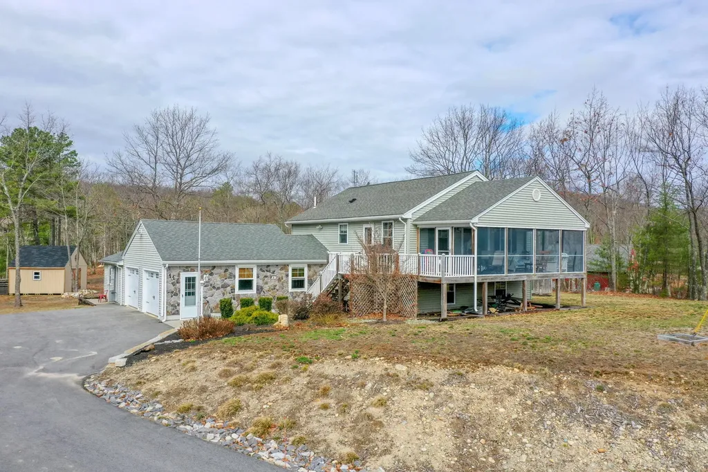 44 Bridge Street Newfield ME 04095