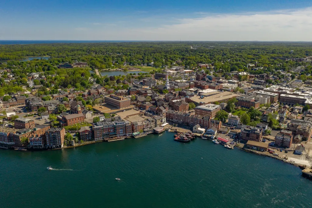 32 Badgers Island West Island W Kittery ME 03904