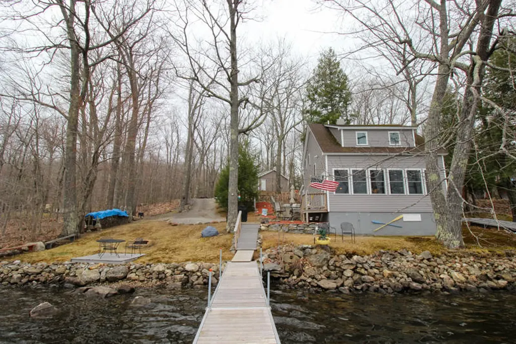22 Dream Lane Richmond ME 04357