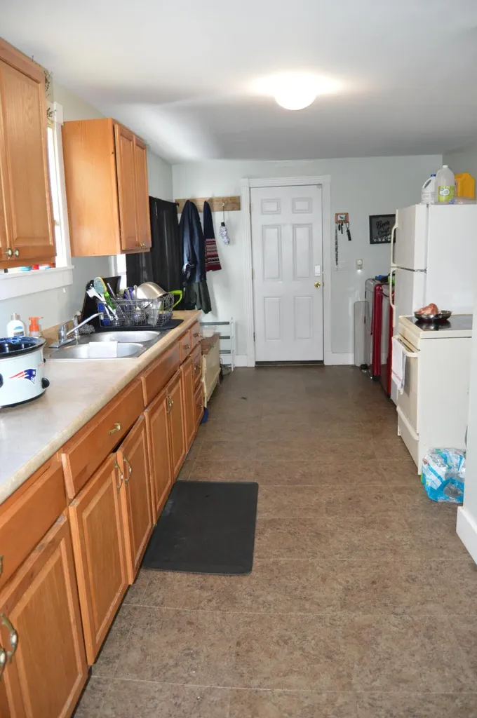 18 Oak Street Gardiner ME 04345