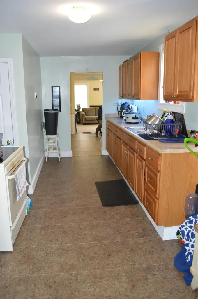 18 Oak Street Gardiner ME 04345