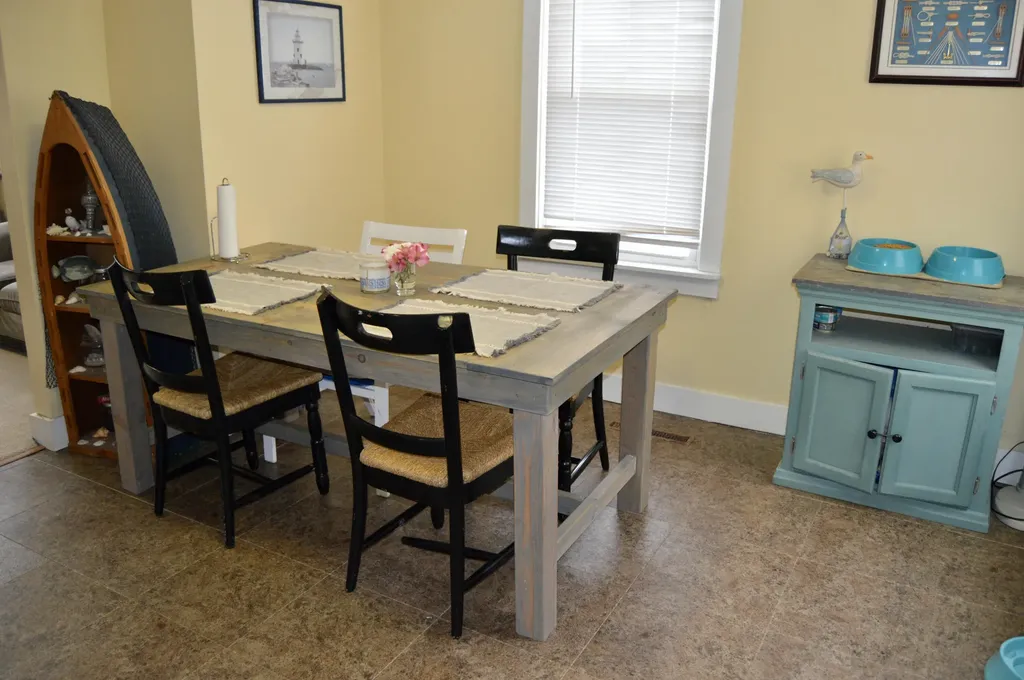 18 Oak Street Gardiner ME 04345