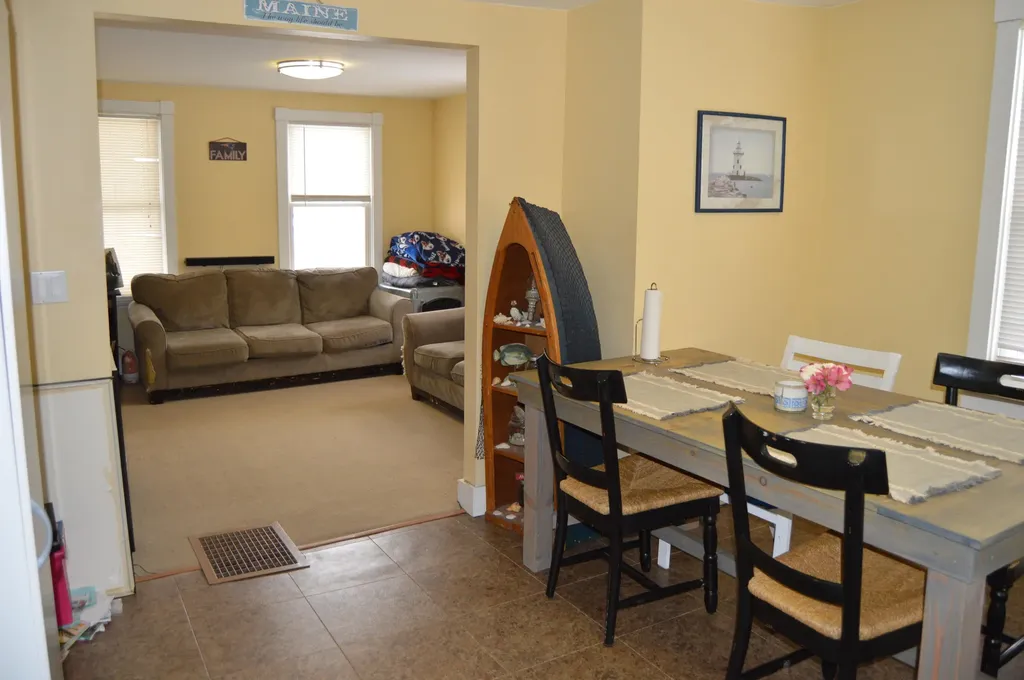 18 Oak Street Gardiner ME 04345