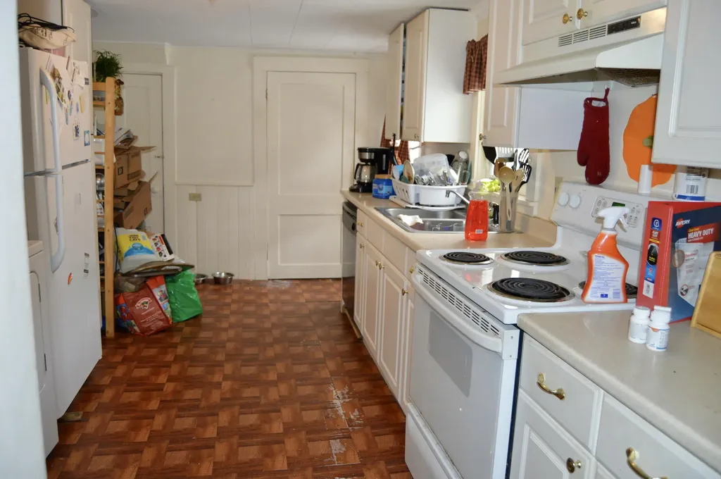 18 Oak Street Gardiner ME 04345