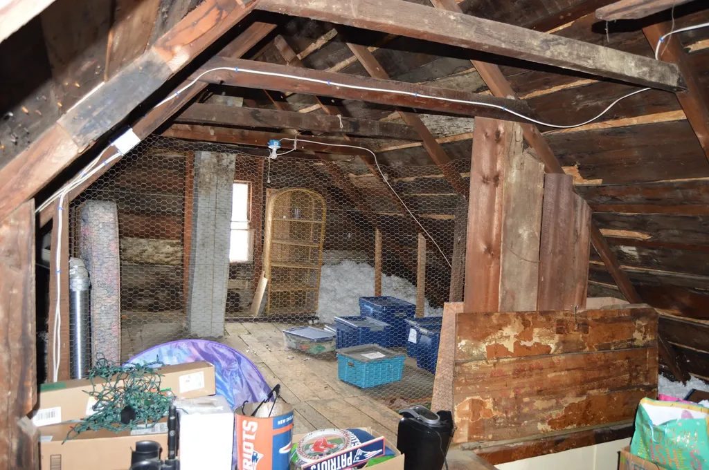 18 Oak Street Gardiner ME 04345