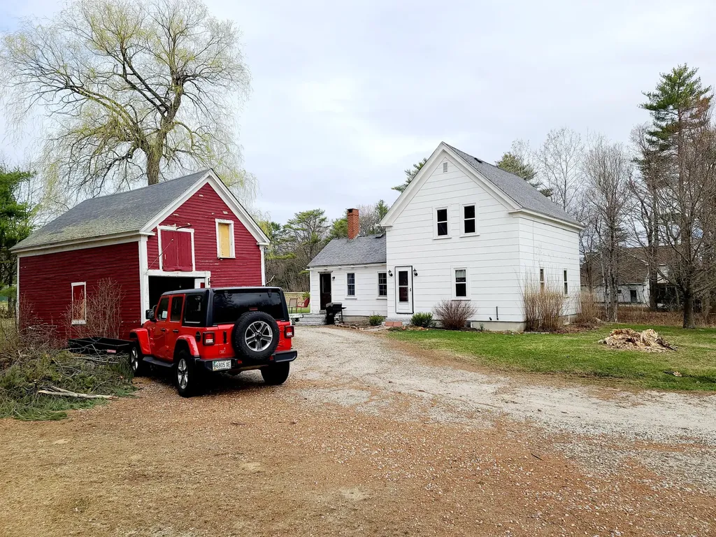 83 Gayton Road Lewiston ME 04240
