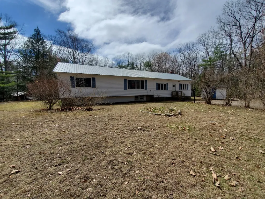 19 Bean Road Windsor ME 04363