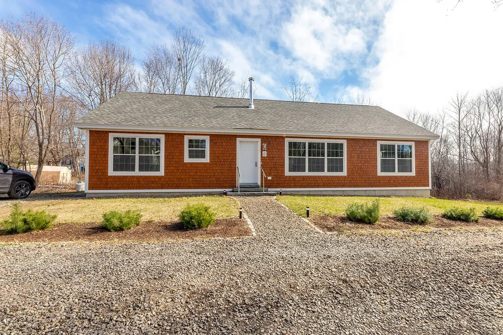 2 Wolf Way Camden ME 04843