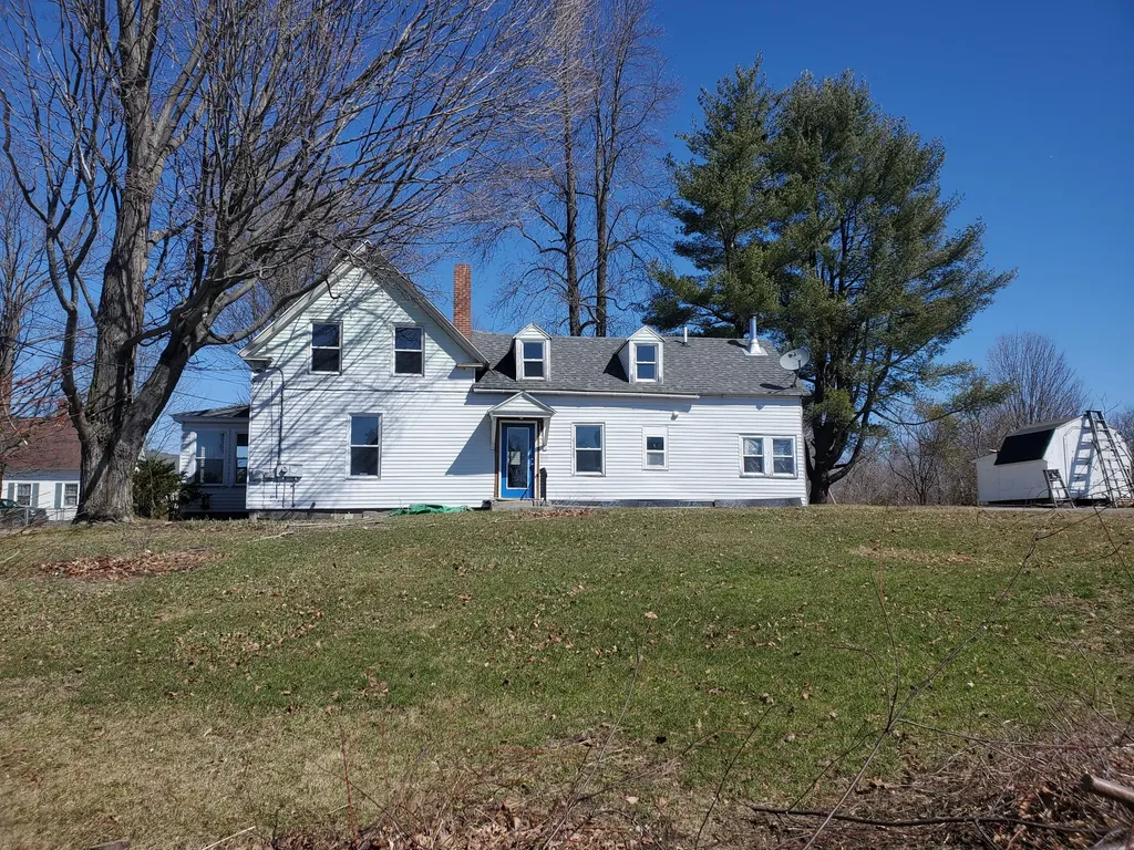 40 Royal Street Winthrop ME 04364