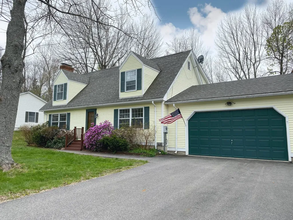 21 Packard Drive Bangor ME 04401