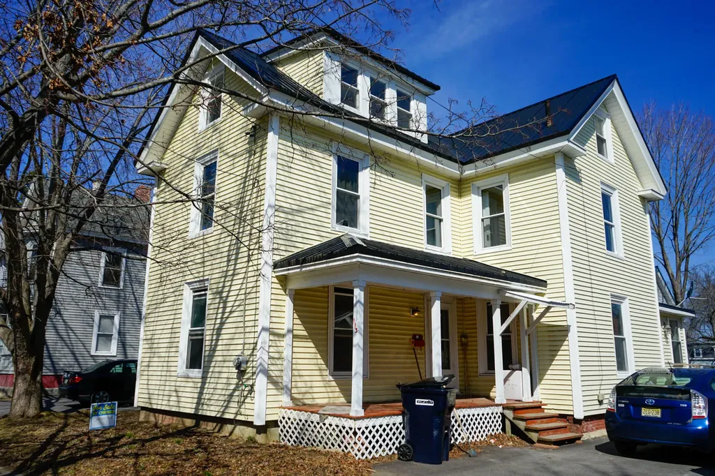 113 Grove Street Bangor ME 04401