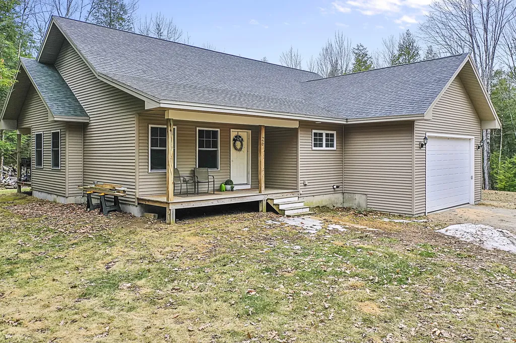 26 Hunters Way Casco ME 04015