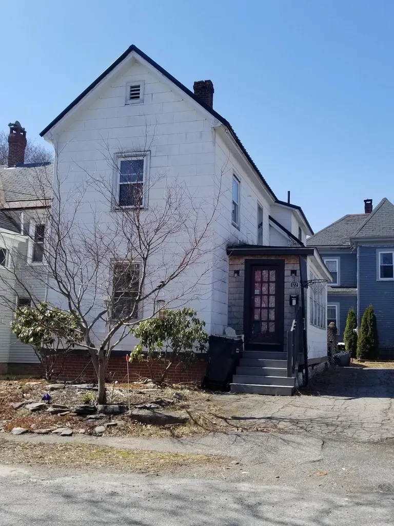 122 Parkview Avenue Bangor ME 04401
