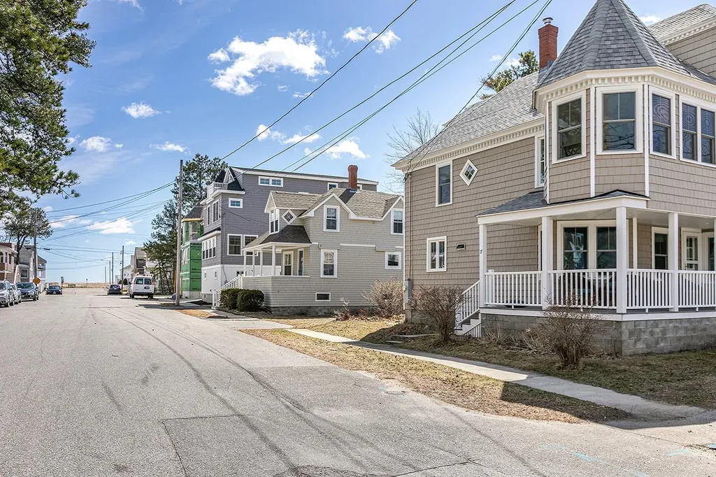 17 Oceana Avenue Old Orchard Beach ME 04064