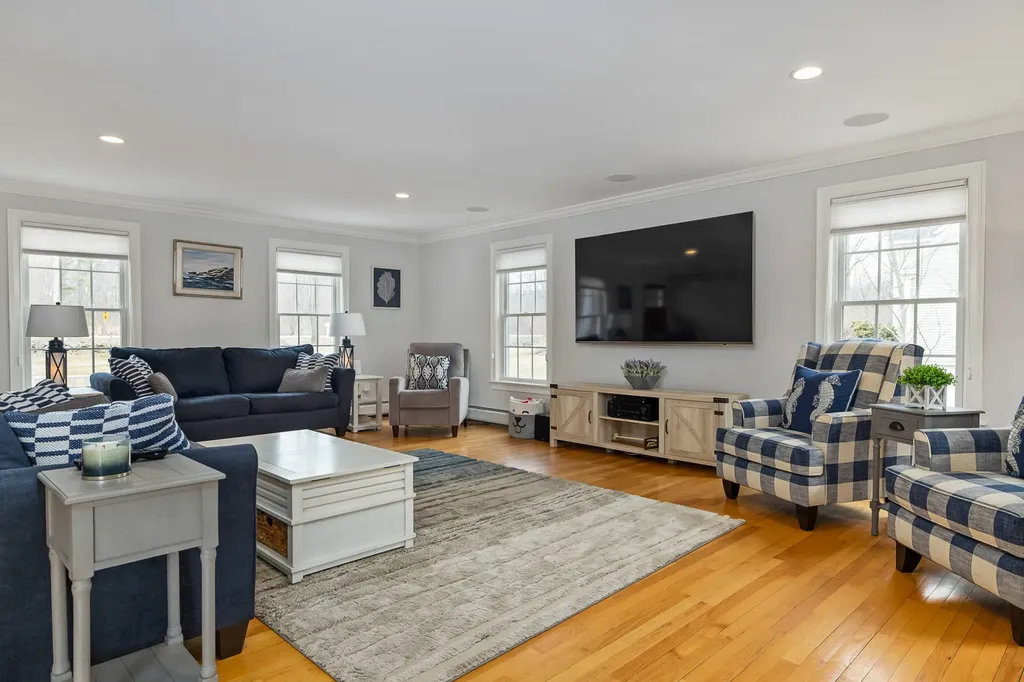 81 Ridge Road York ME 03909
