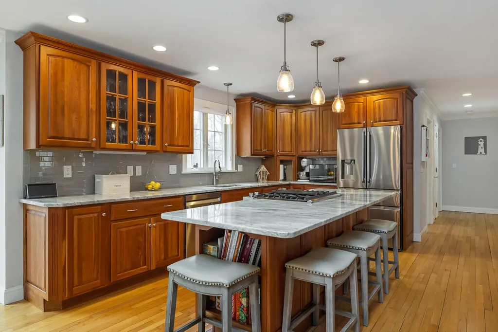 81 Ridge Road York ME 03909