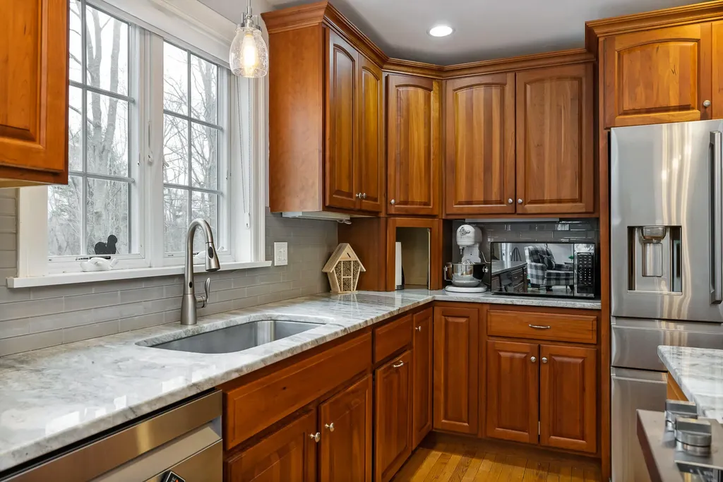 81 Ridge Road York ME 03909