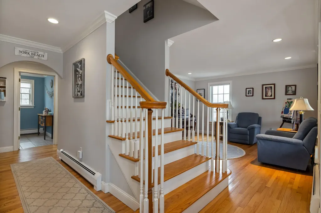 81 Ridge Road York ME 03909