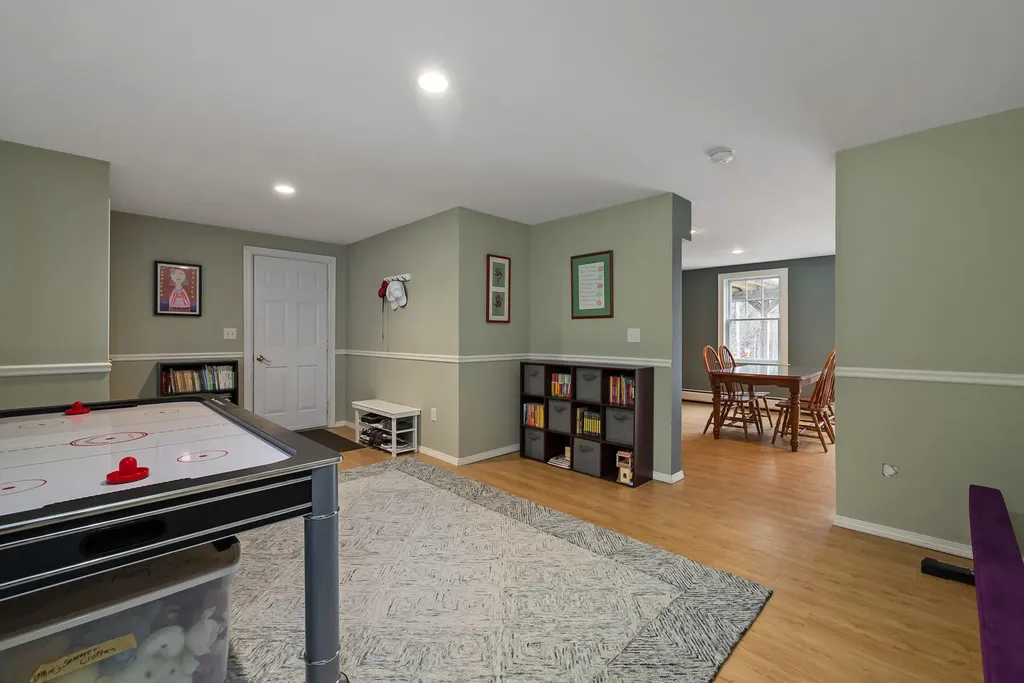 81 Ridge Road York ME 03909