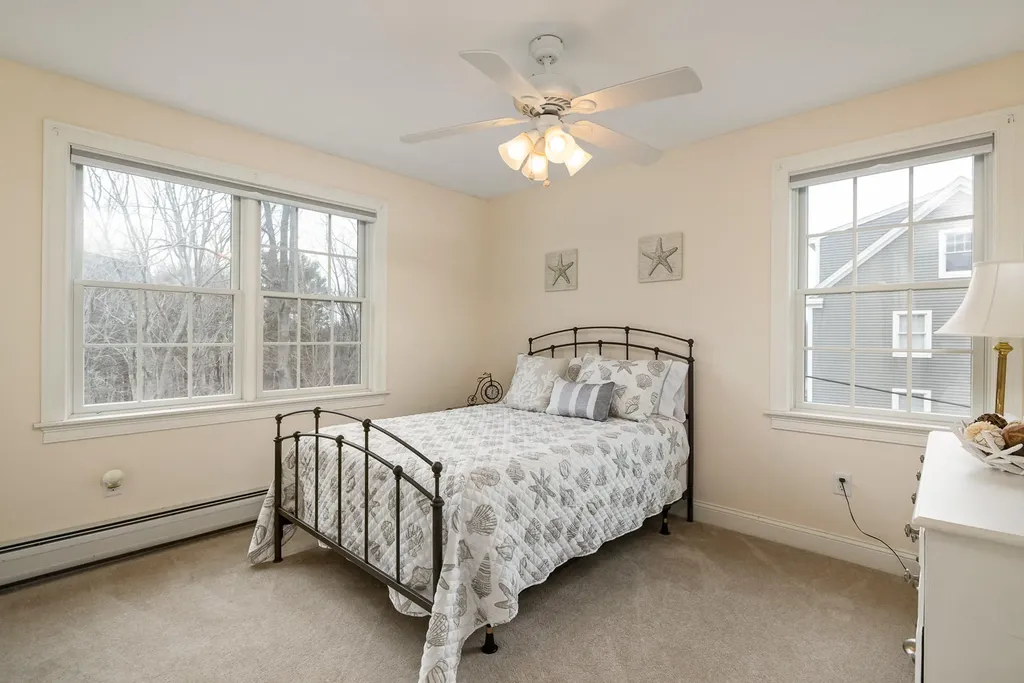 81 Ridge Road York ME 03909