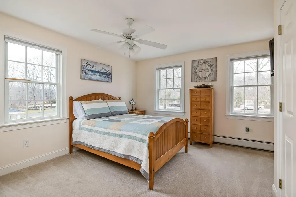 81 Ridge Road York ME 03909