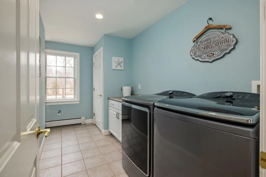 81 Ridge Road York ME 03909