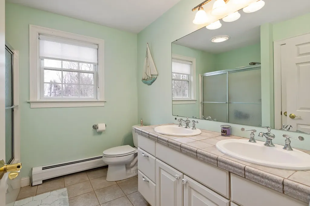 81 Ridge Road York ME 03909