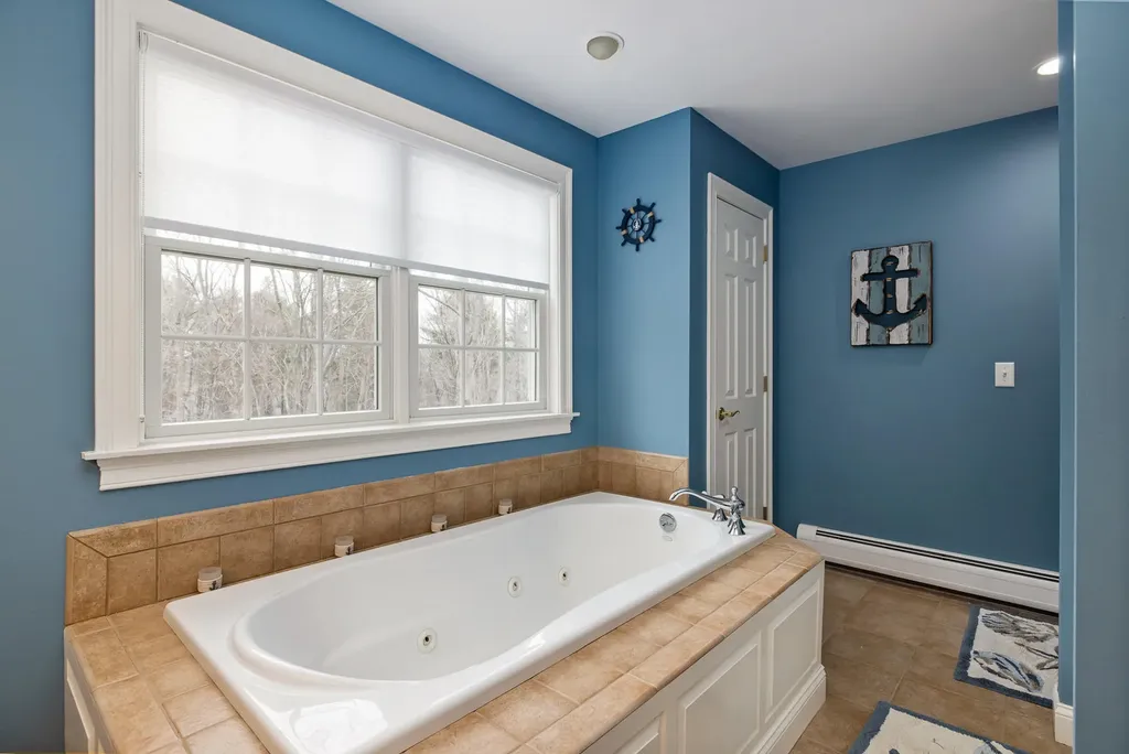 81 Ridge Road York ME 03909