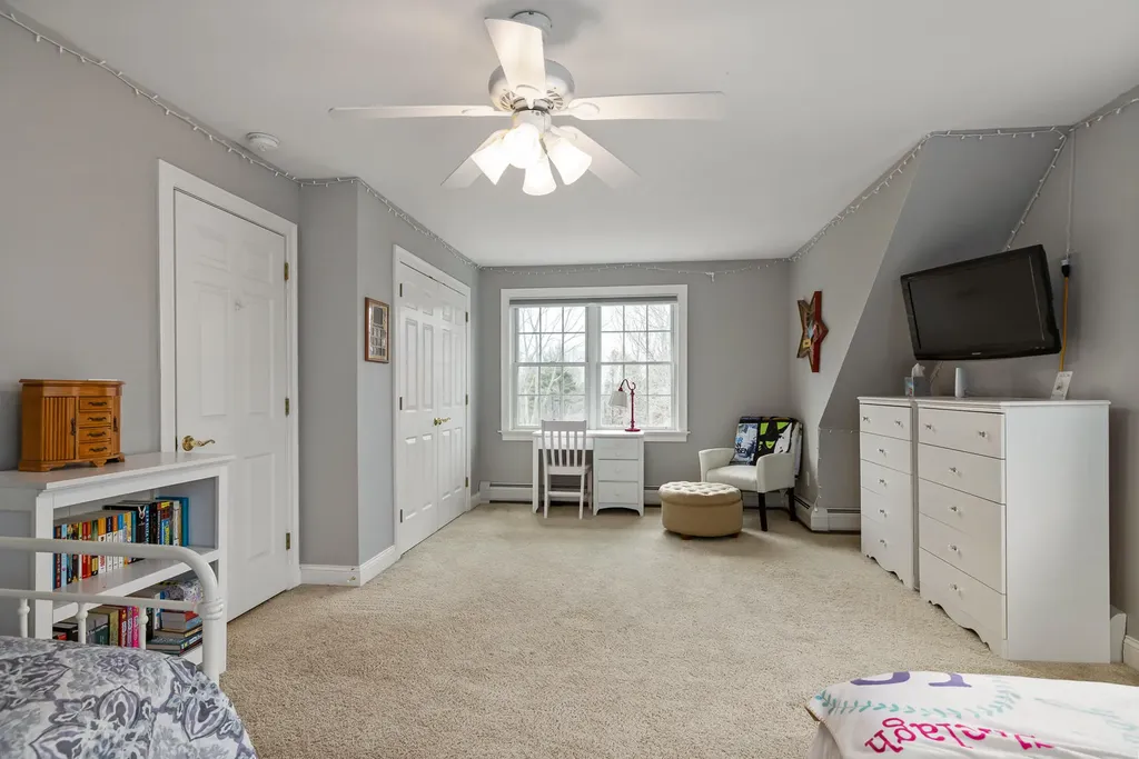 81 Ridge Road York ME 03909