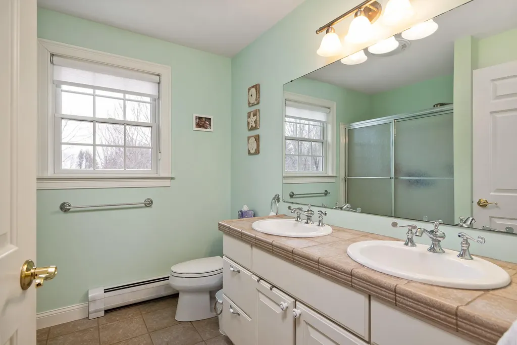 81 Ridge Road York ME 03909