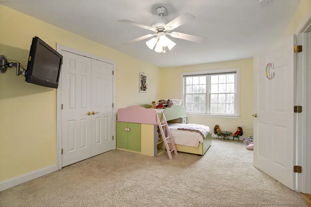 81 Ridge Road York ME 03909