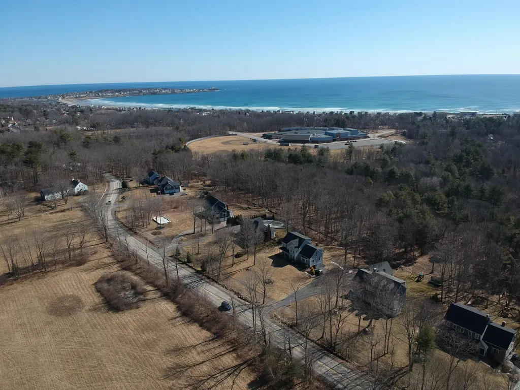 81 Ridge Road York ME 03909
