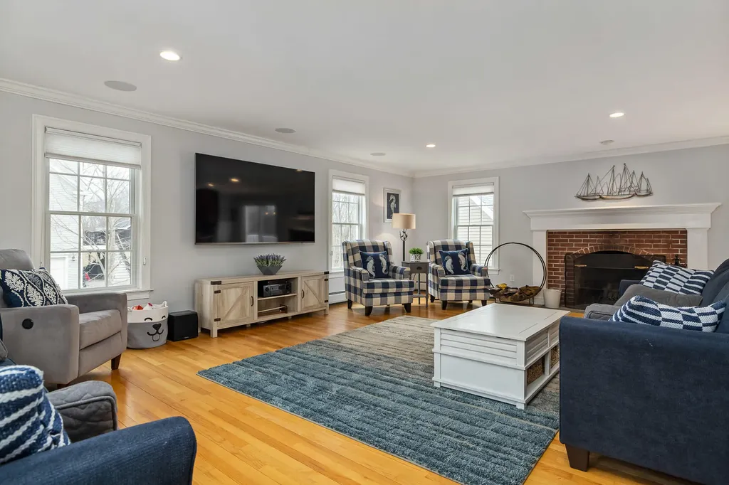81 Ridge Road York ME 03909