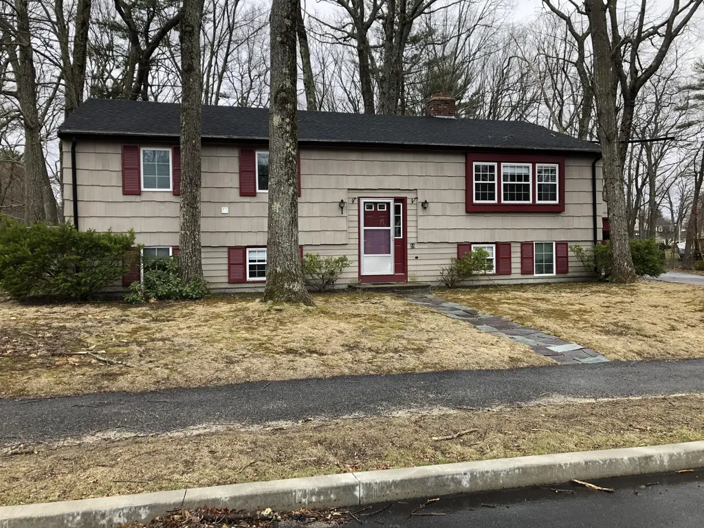 10 Candlewyck Road Portland ME 04102