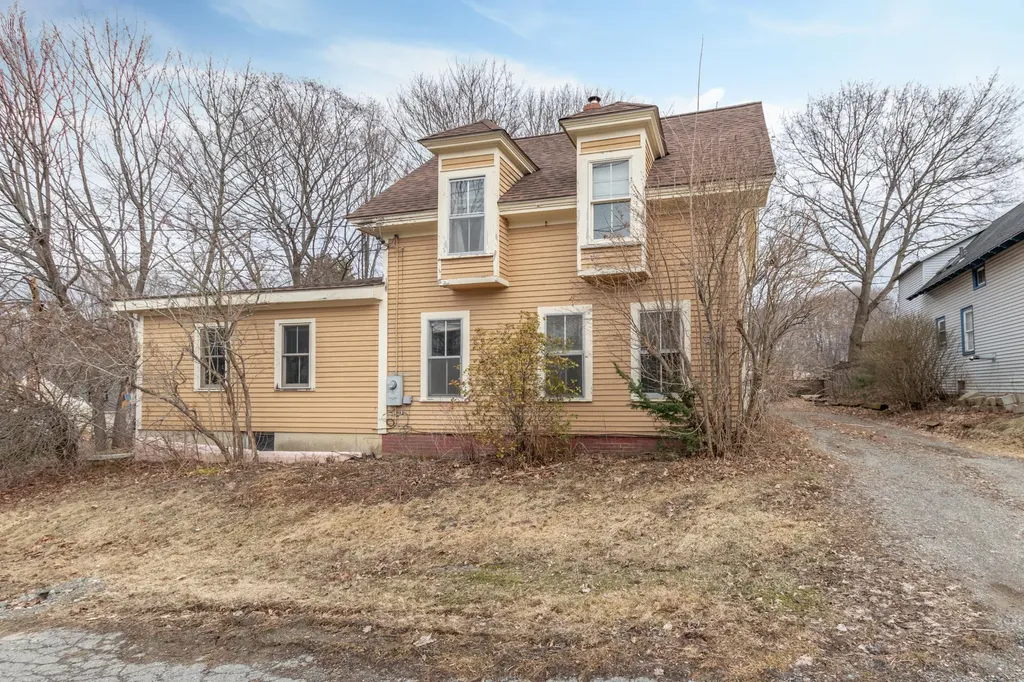 29 Holland Street Bangor ME 04401