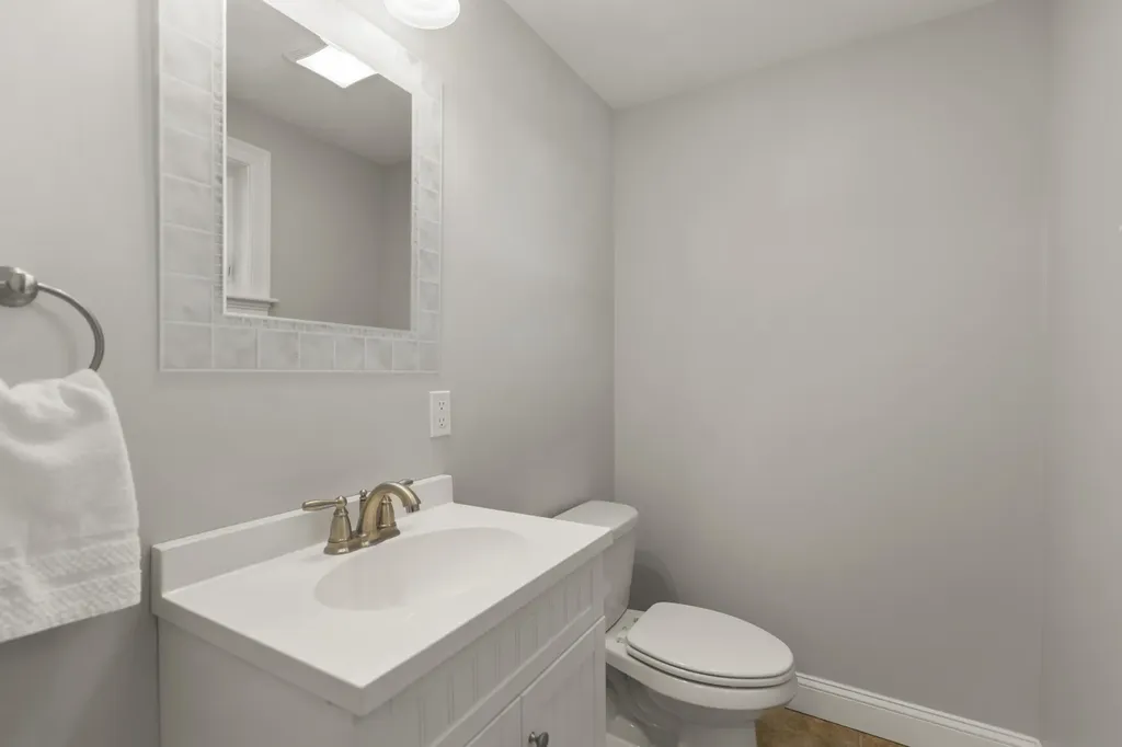 8 Bridle Way Saco ME 04072