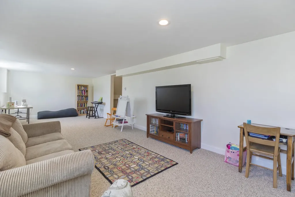 8 Bridle Way Saco ME 04072