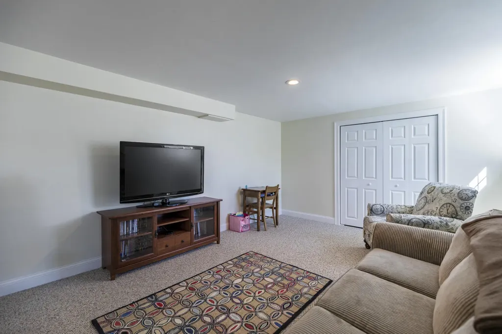 8 Bridle Way Saco ME 04072
