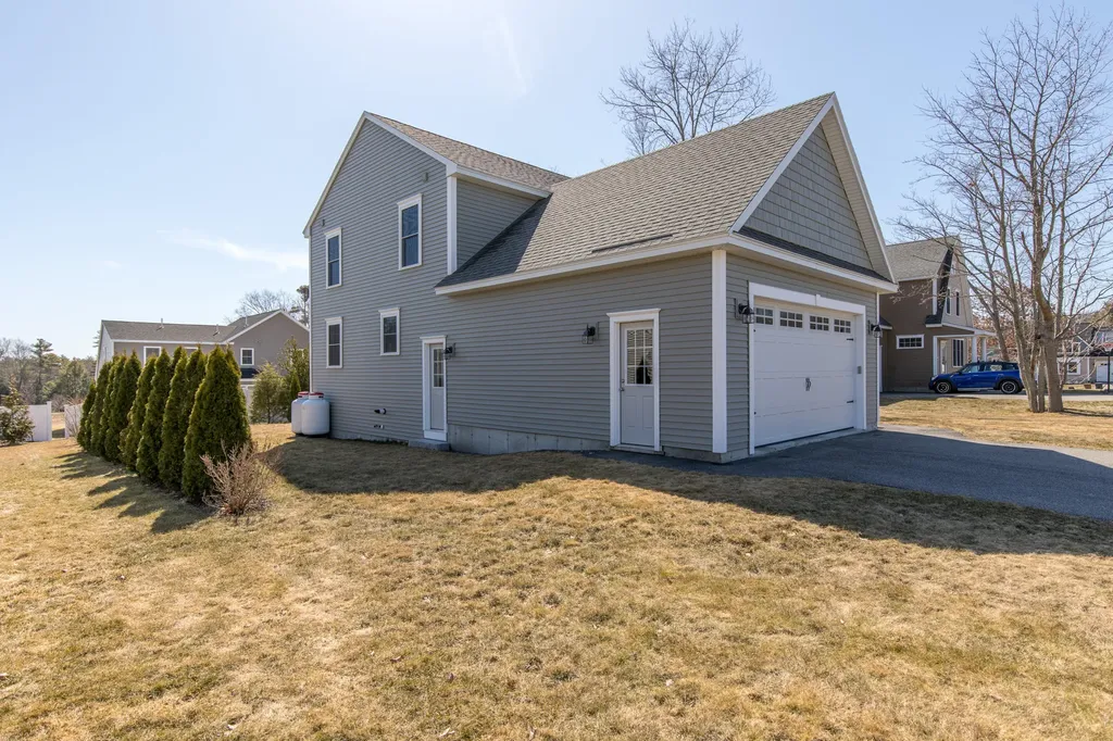 8 Bridle Way Saco ME 04072