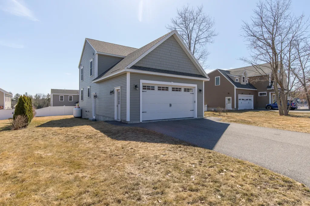 8 Bridle Way Saco ME 04072
