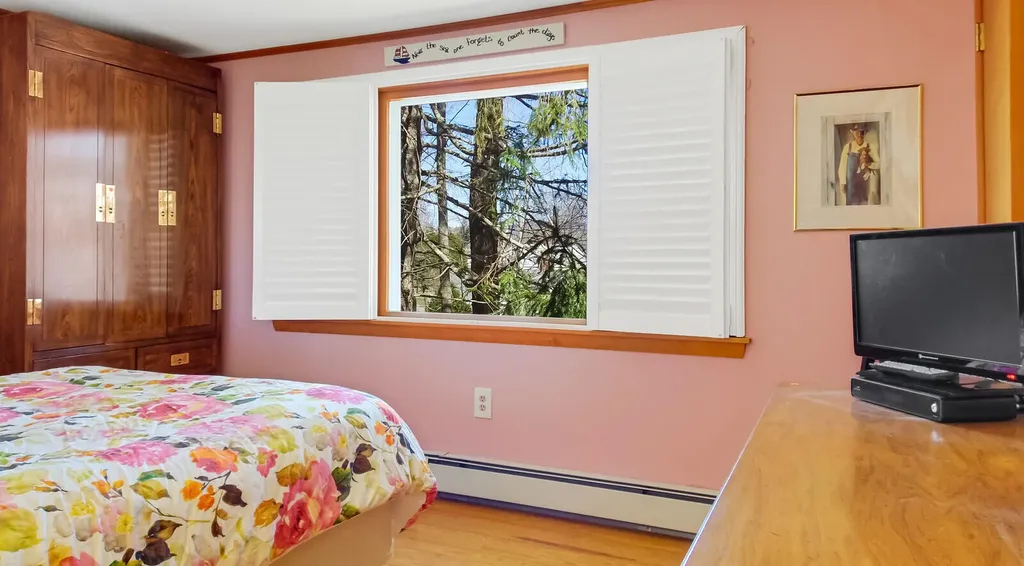 30 Sea Street Rockport ME 04856
