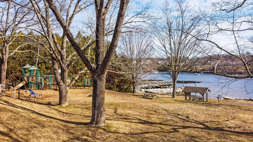 30 Sea Street Rockport ME 04856