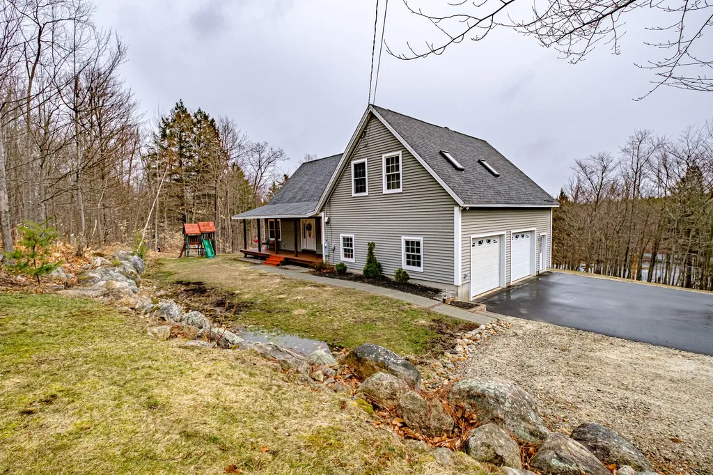 11 Hayes Drive Gray ME 04039