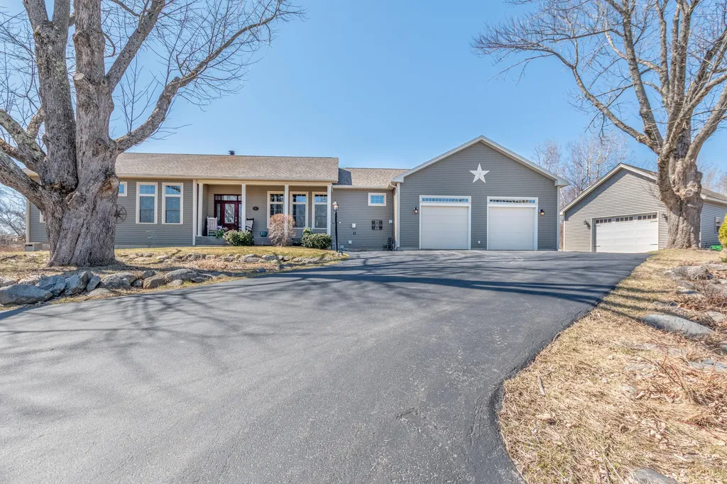 96 Briarwood Drive Bangor ME 04401