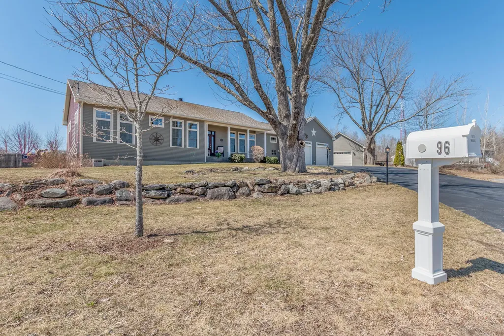 96 Briarwood Drive Bangor ME 04401