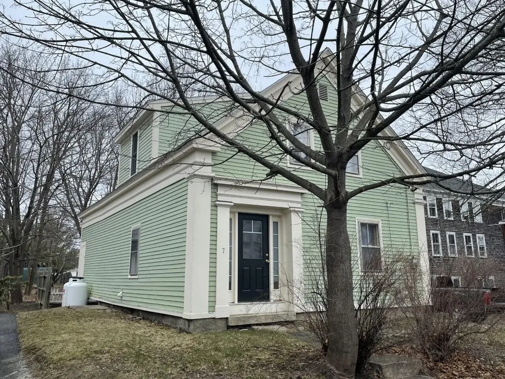 7 Cottage Street Rockland ME 04841